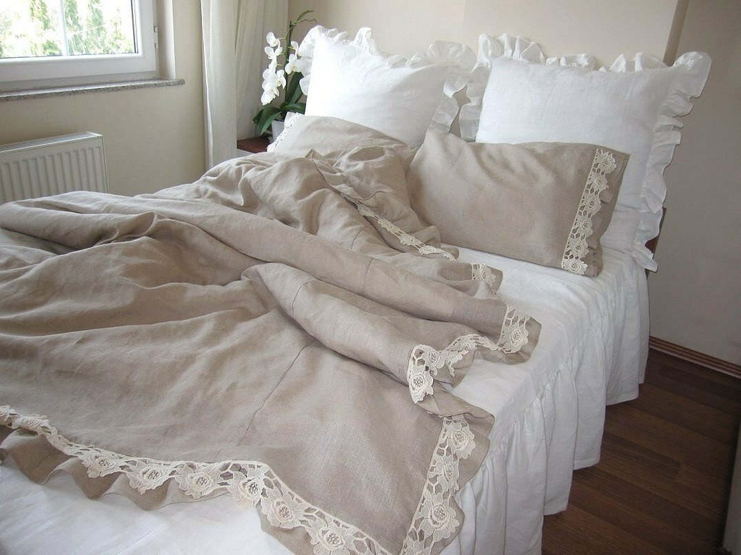 Льняное постельное белье с кружевами