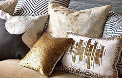 Декоративные подушки - отличное дополнение в интерьер дома