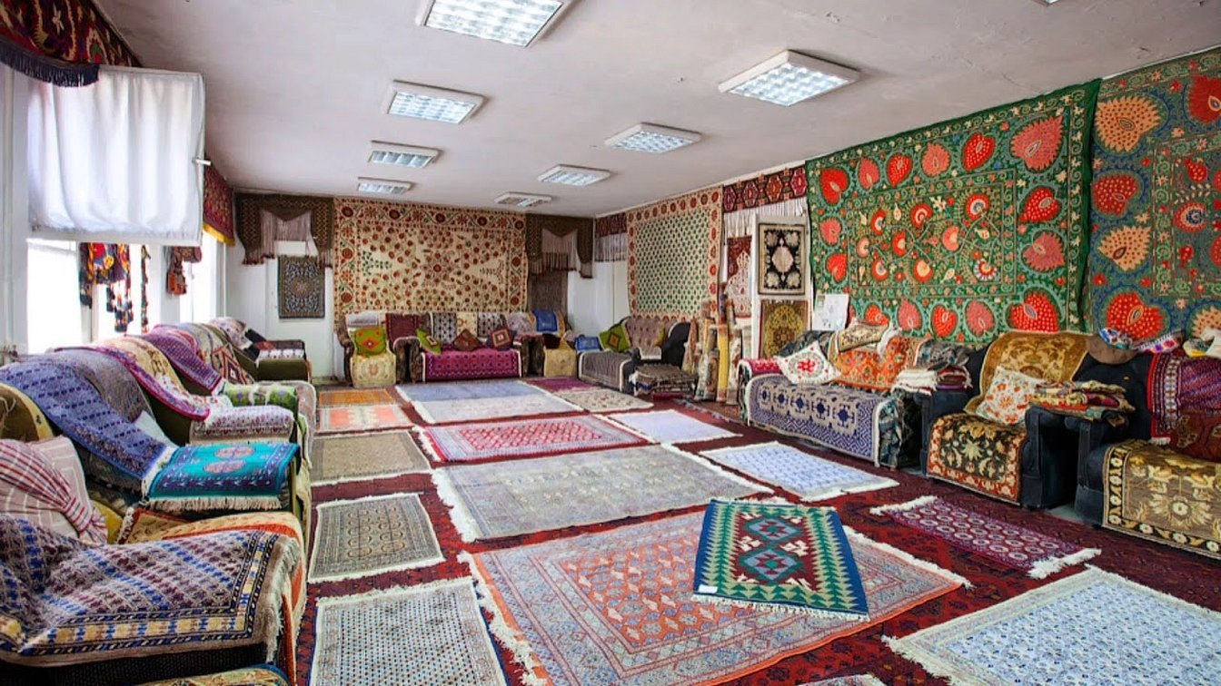 Узбекские ковры в интерьере