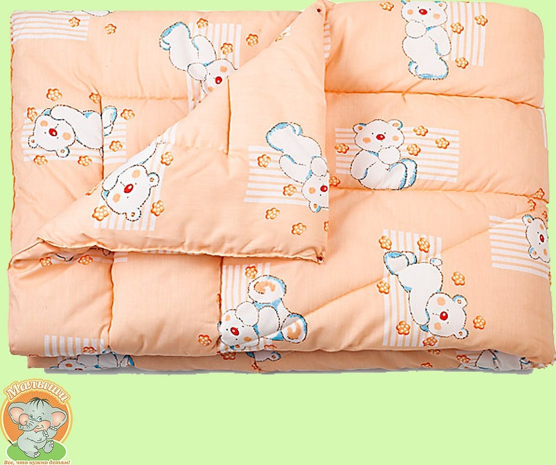 Стеганое одеяло для малыша в кроватку