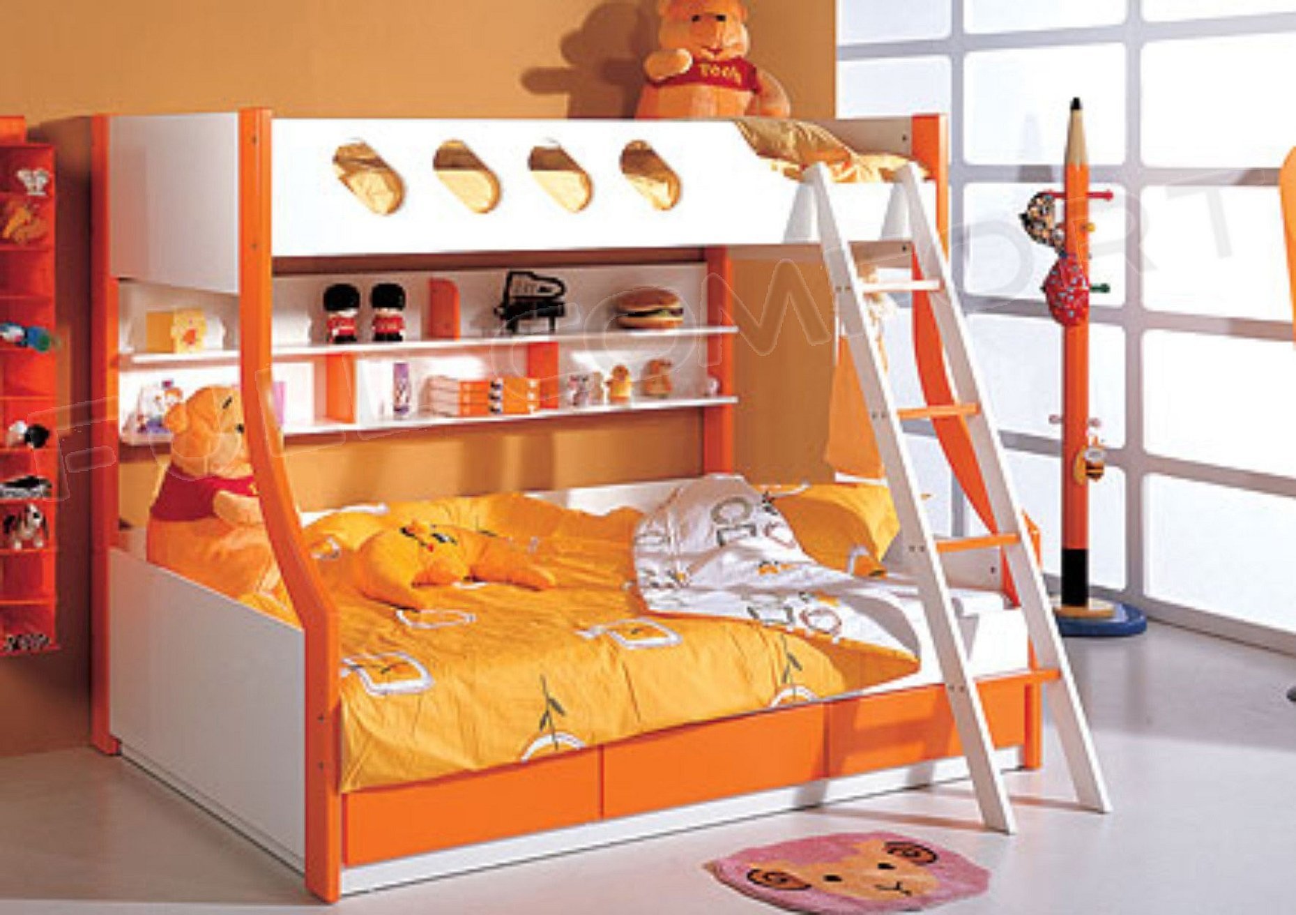 Двухъярусная кровать для детей оранжевая