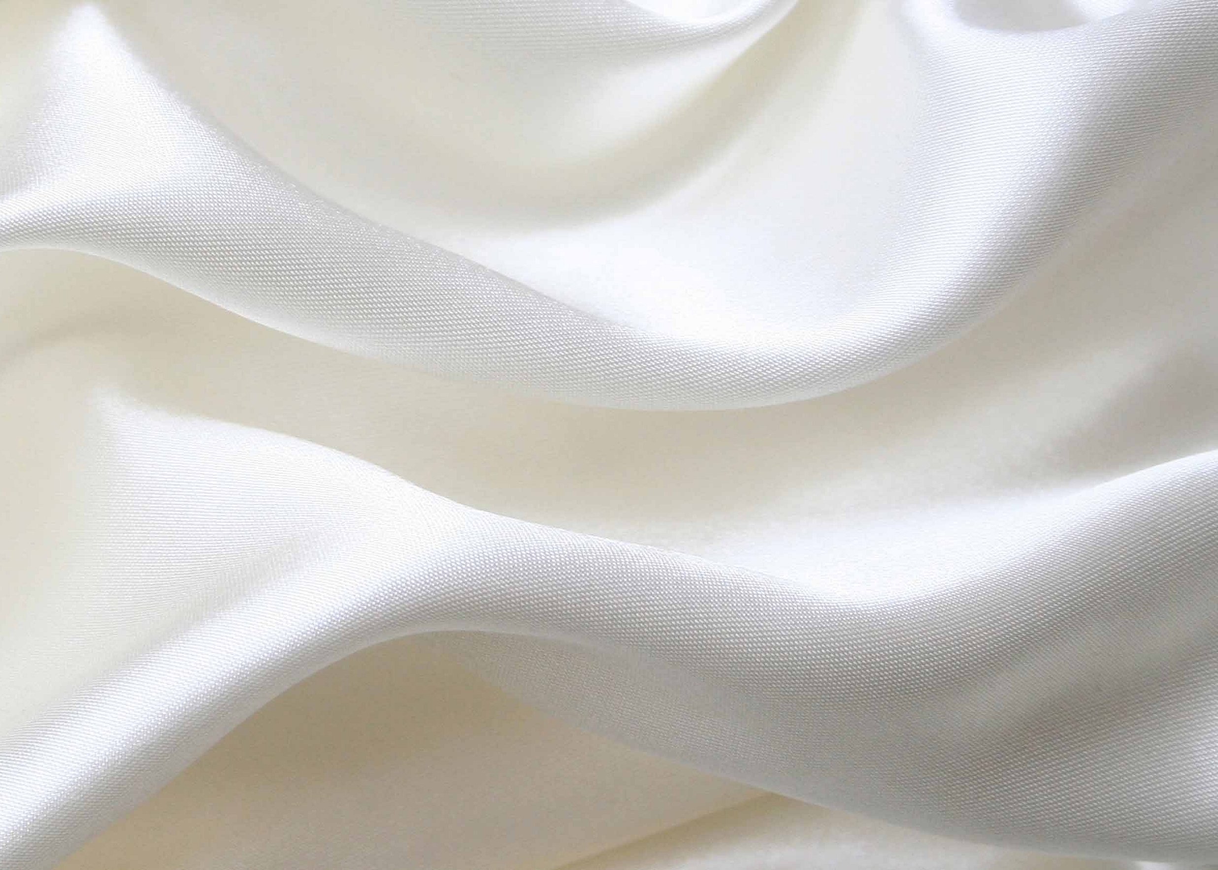 Атласная белая ткань реренс