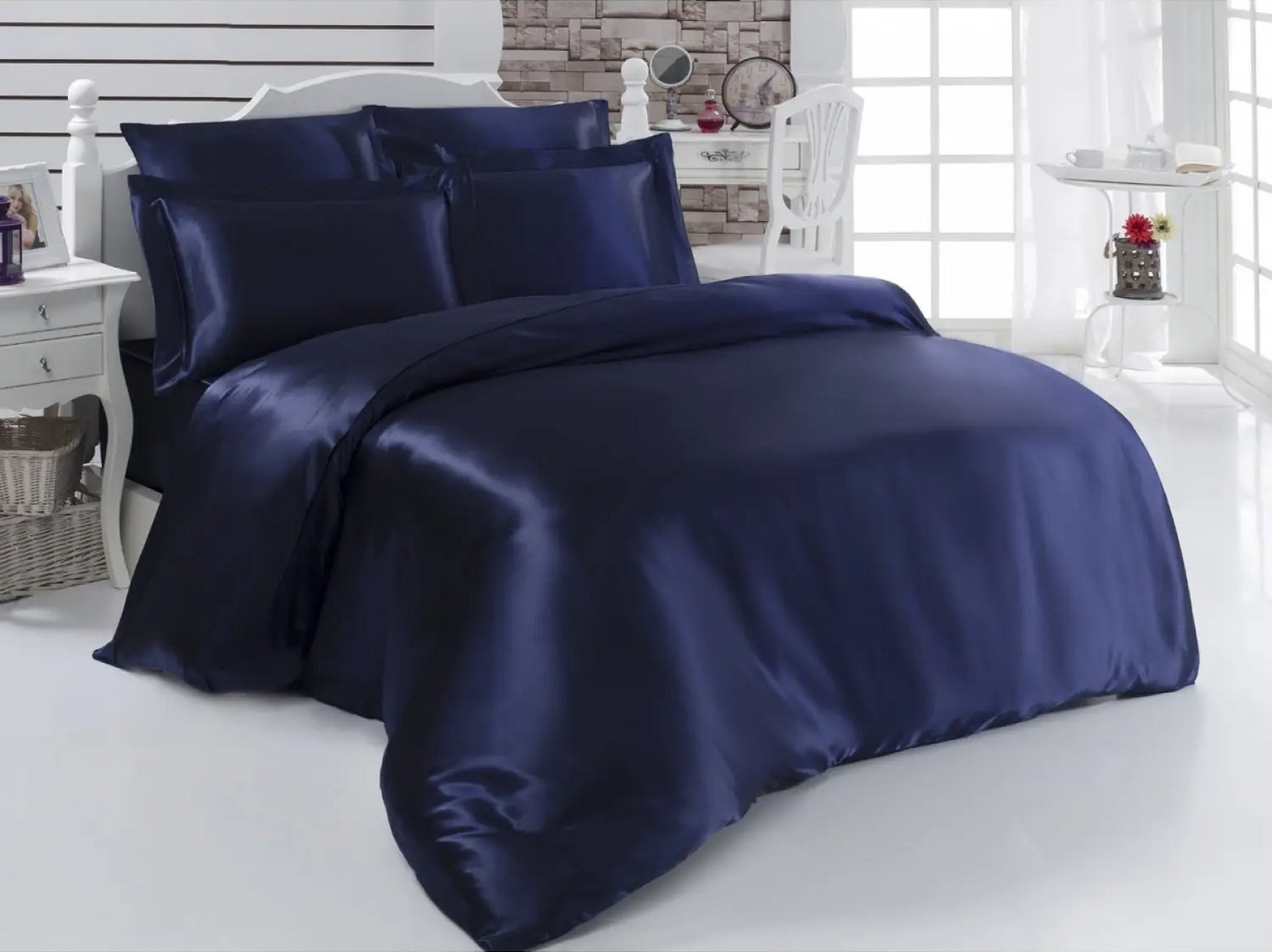 Однотонное постельное белье синего цвета