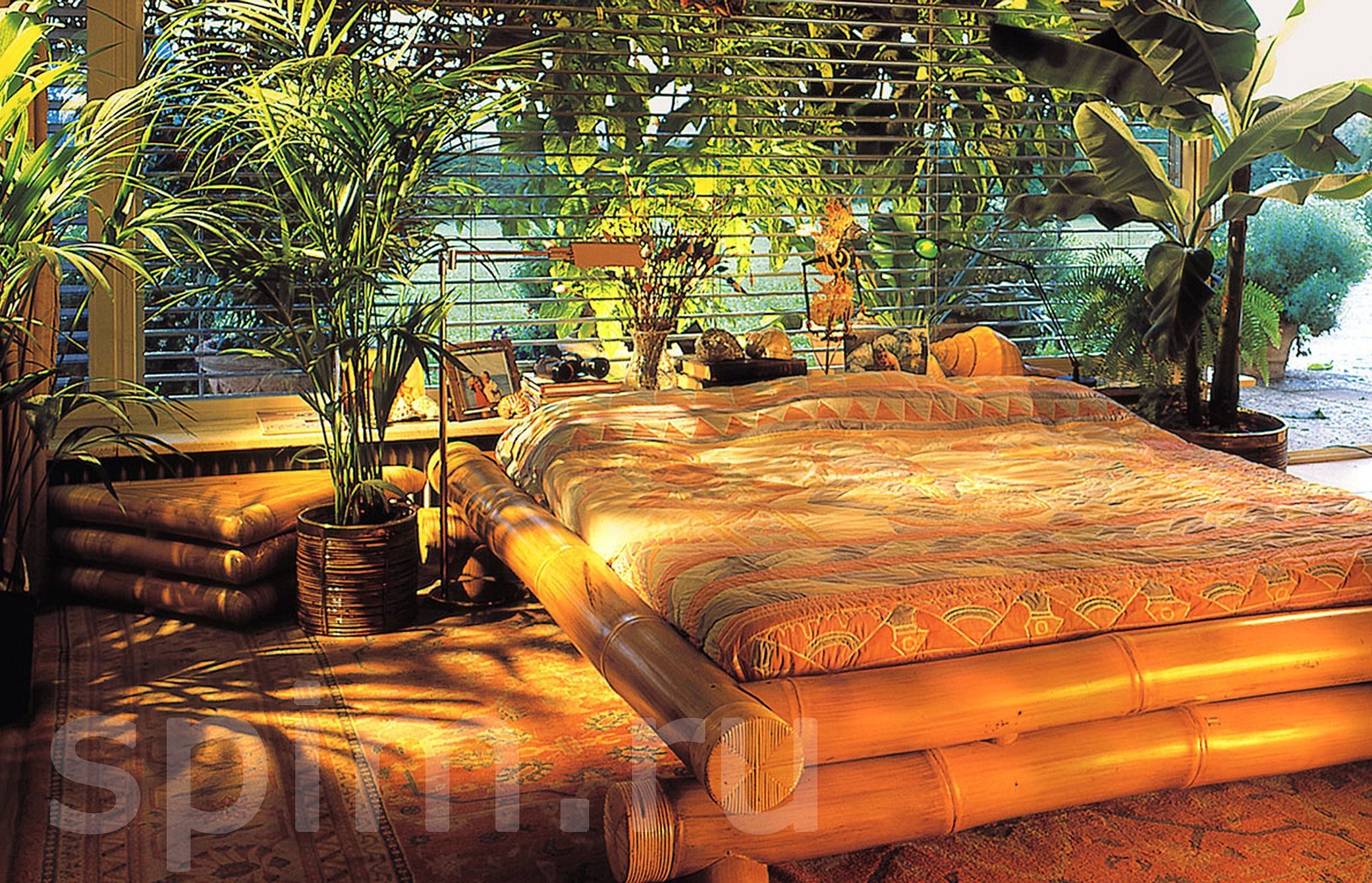 Уличная кровать из бамбука