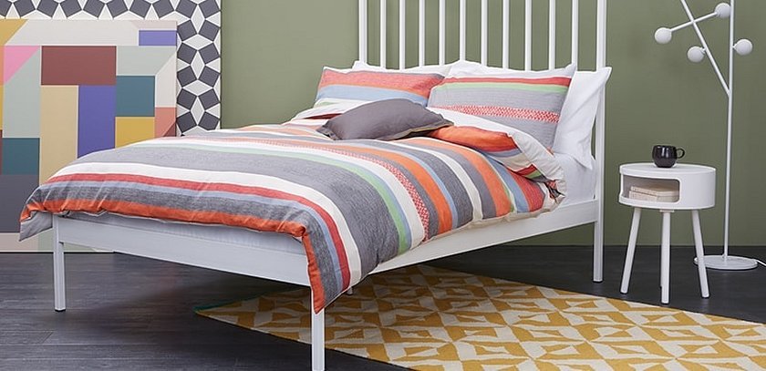 Разноцветное полосатое постельное белье