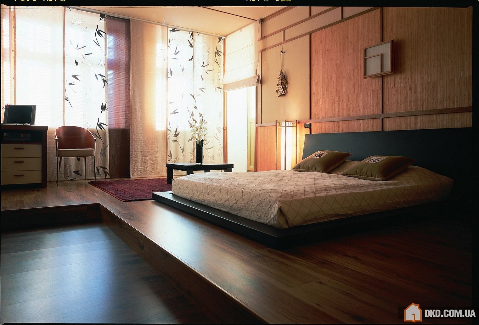 Спальня в японском стиле с подиумом