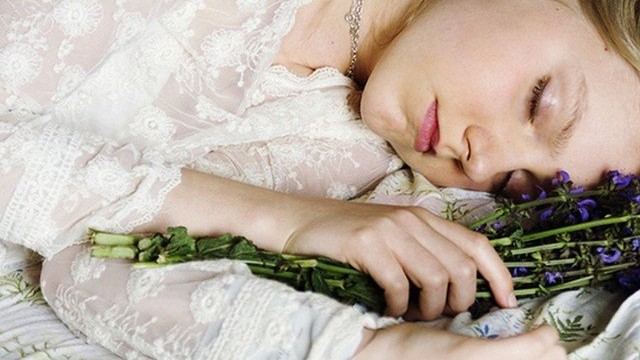 Как постельные принадлежности влияют на здоровье и молодость кожи