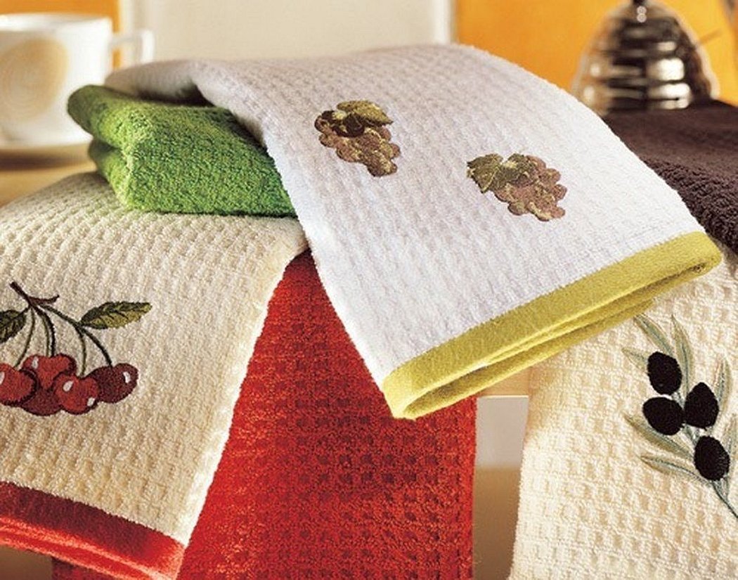 Полотенца с вышивкой для кухни