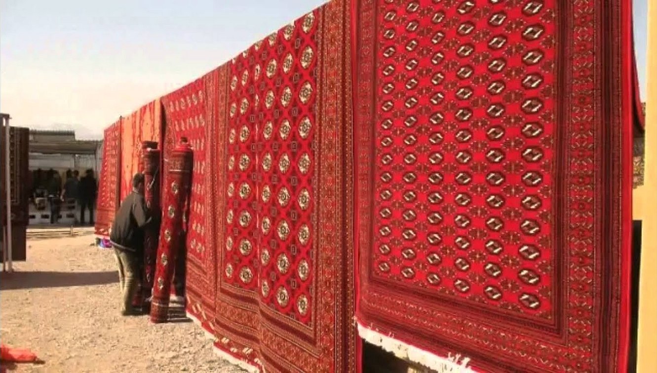 Самый большой туркменский ковер