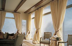 Как красиво оформить шторы в интерьере?