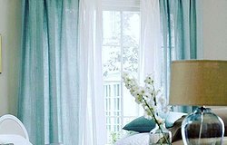 Льняные шторы — экологичный и супермодный вариант для гостиной