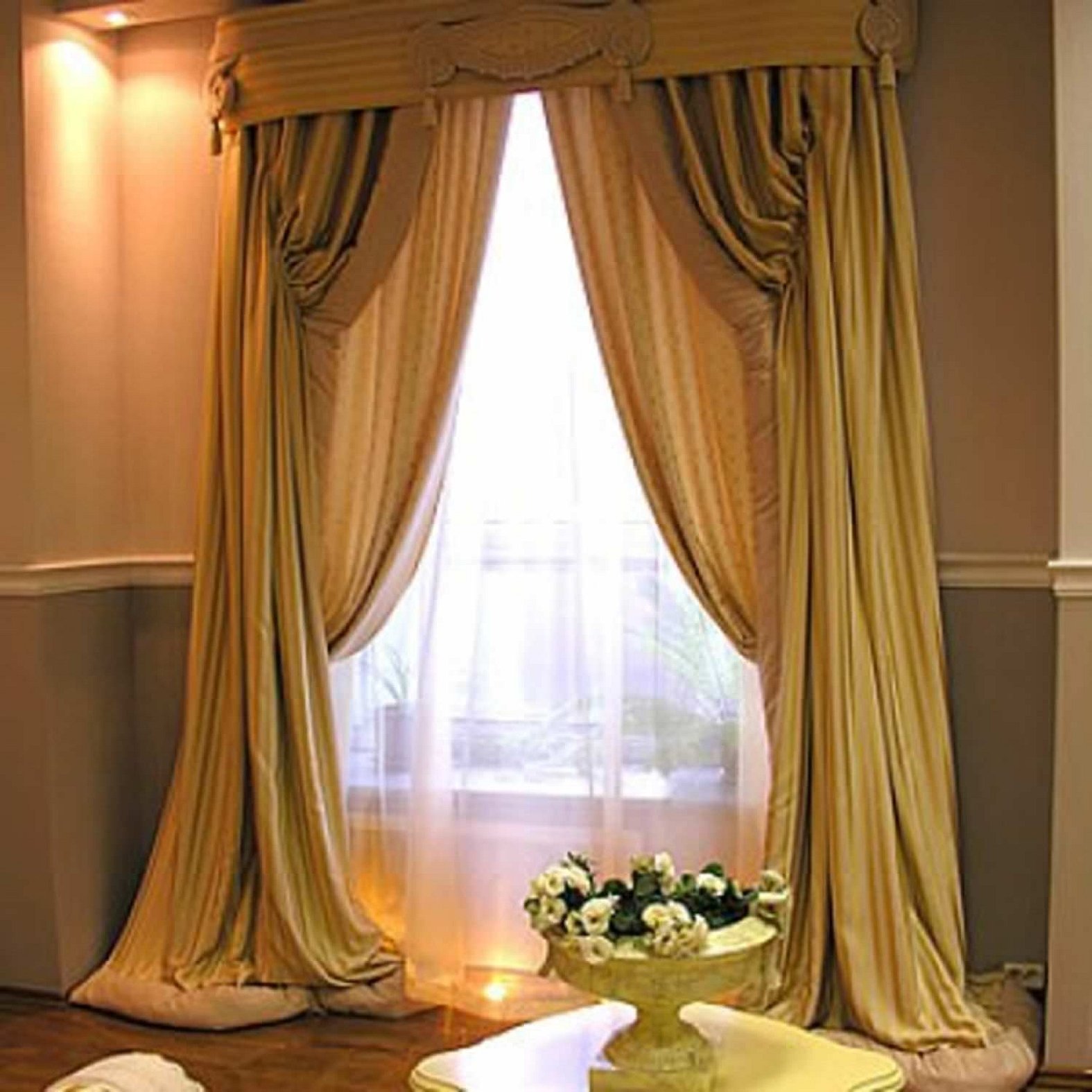 Красивые классические итальянские шторы