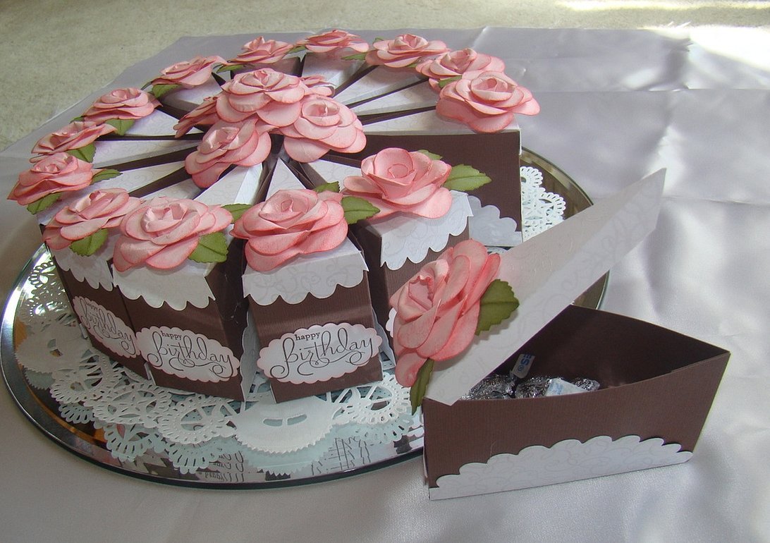 Бумажный торт на день рождения