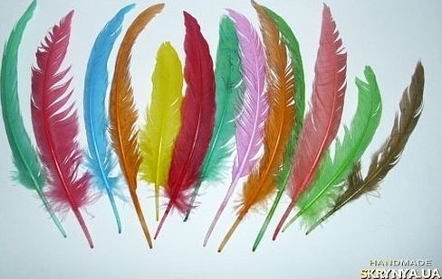 Разноцветные искусственные перья