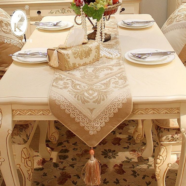 Скатерть на кухонный стол в классическом стиле