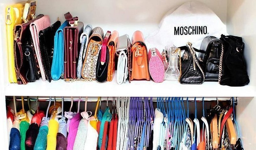 Шкаф с одеждой