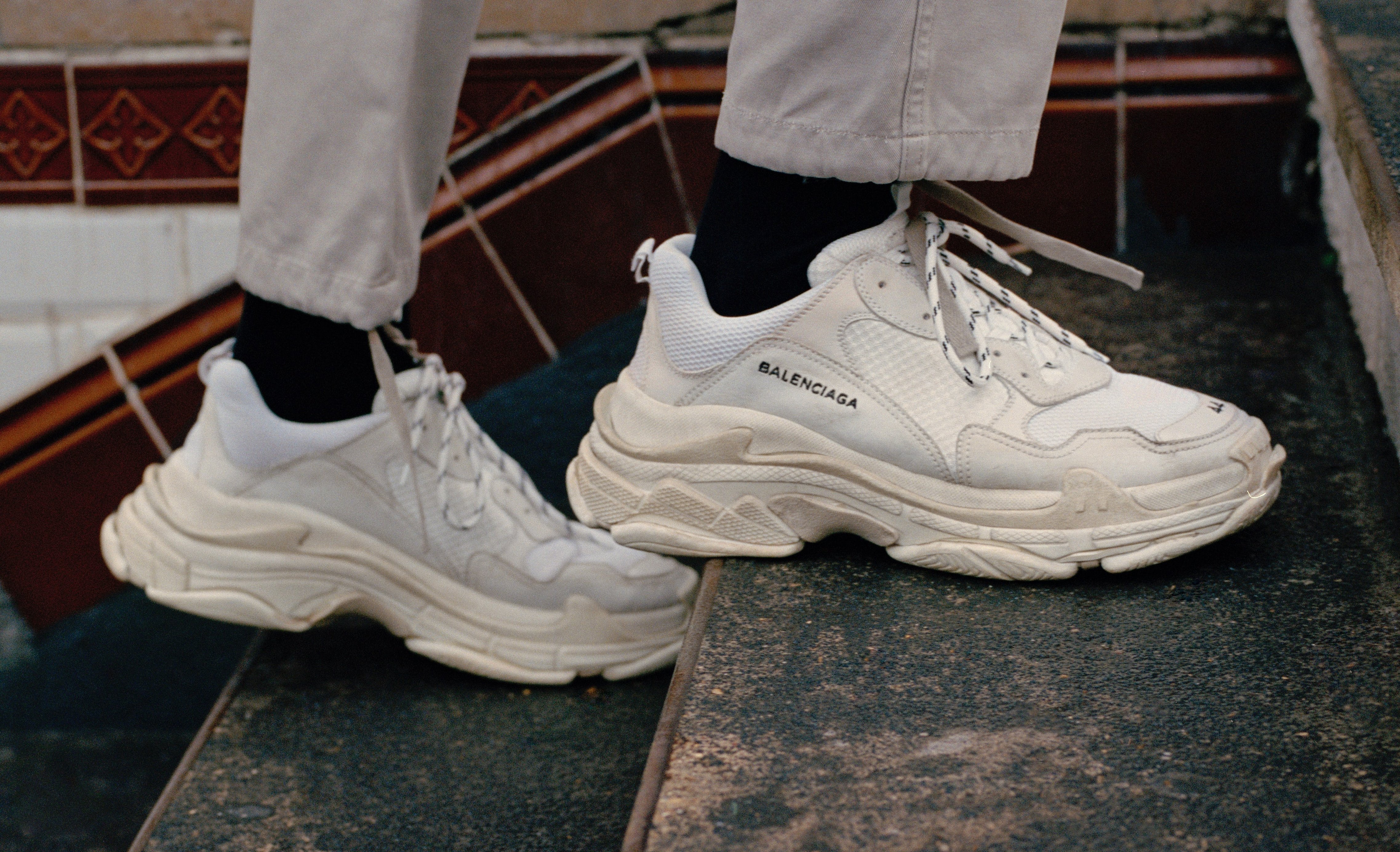 Balenciaga triple s белые