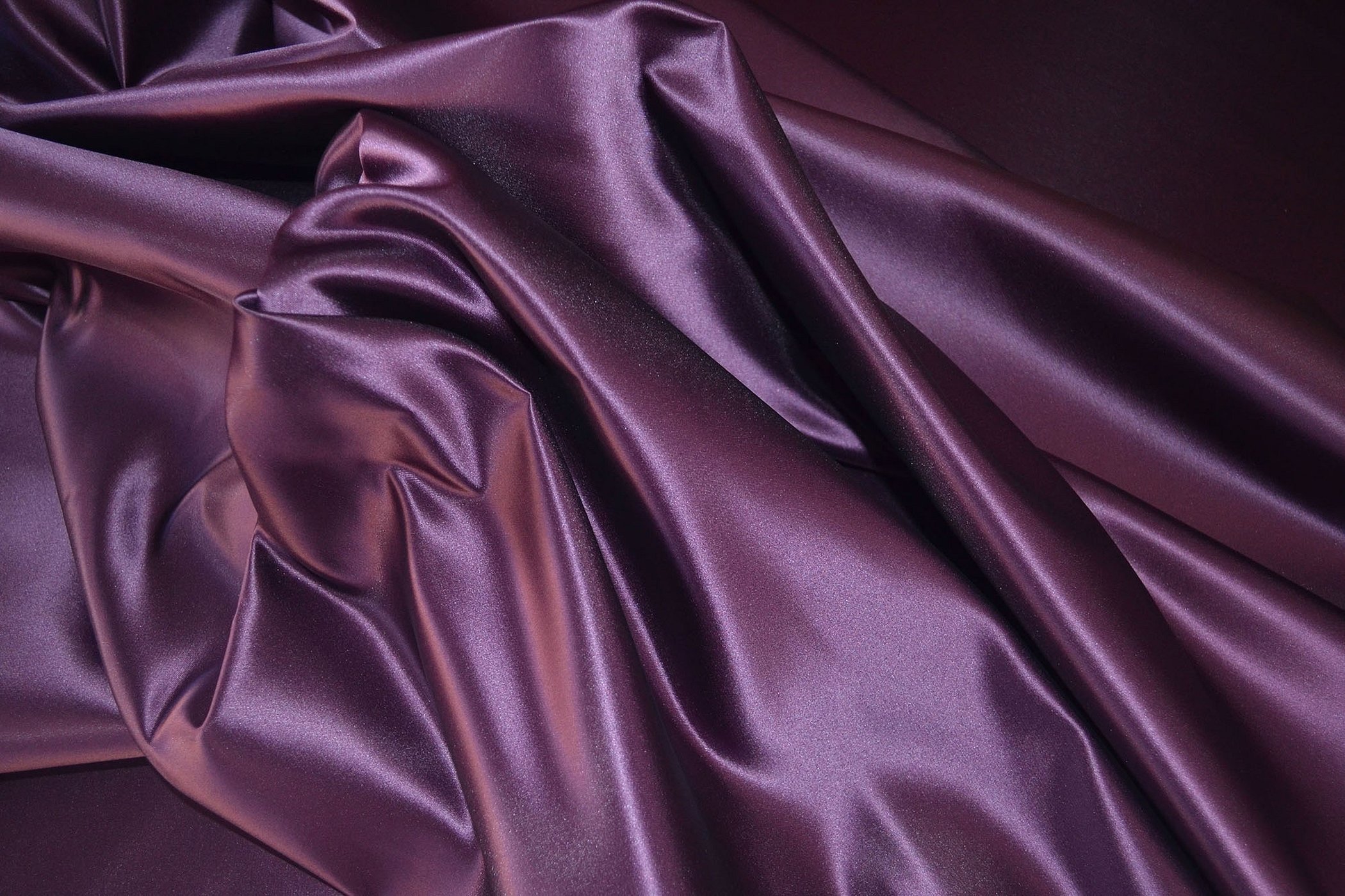 Пурпурная шёлковая ткань