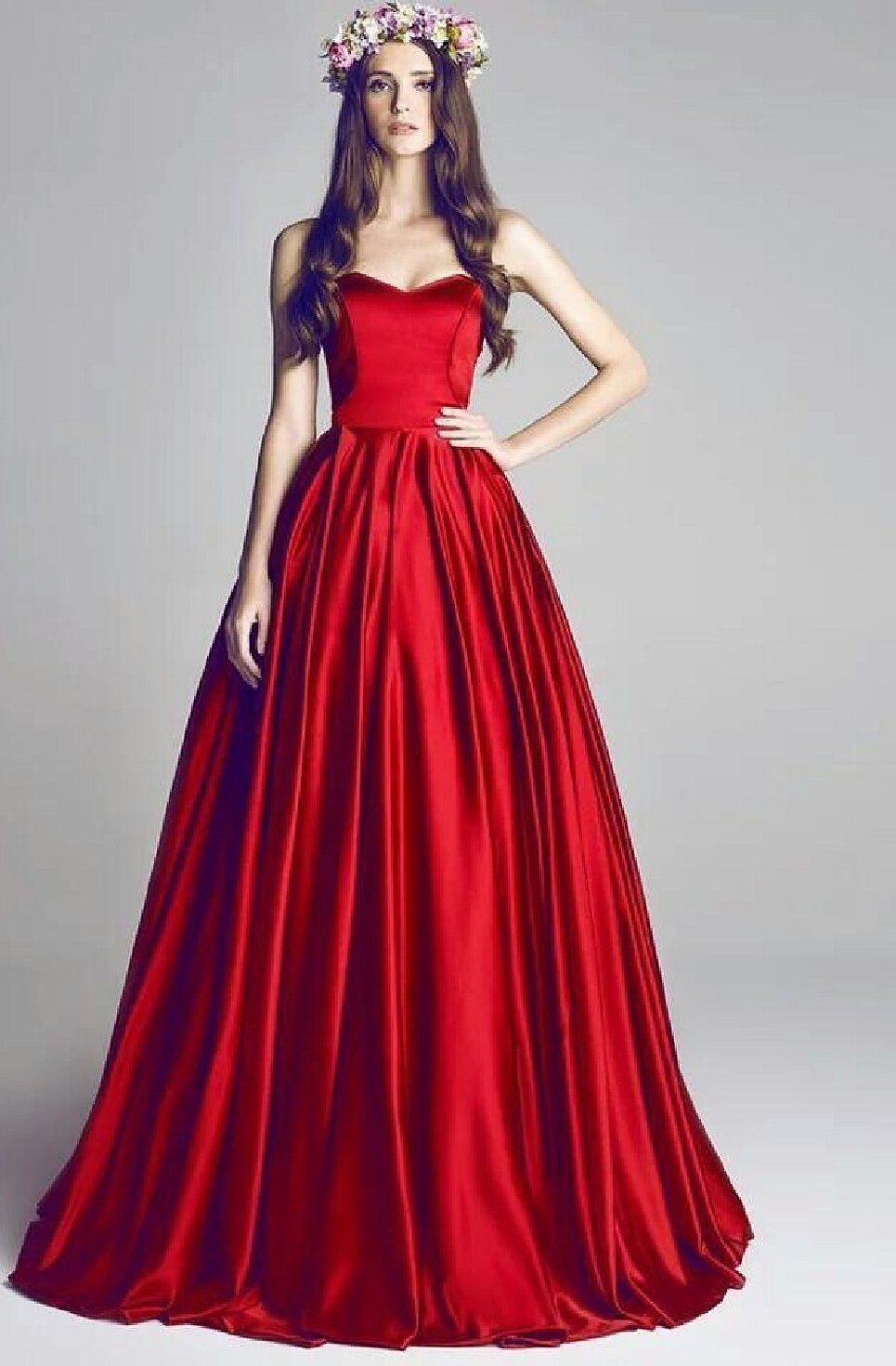 Вечерние платья красного цвета