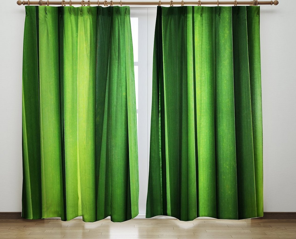 Зеленые шторы на белом фоне