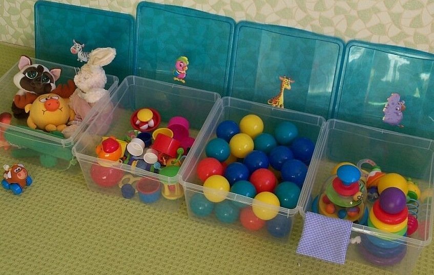 Хранилище для игрушек и мячей в детском саду