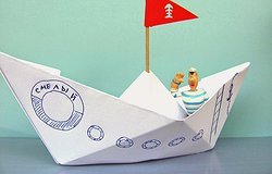 Как правильно сложить кораблик из бумаги?