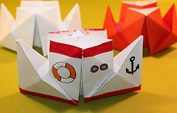 Как сделать пароход из бумаги?