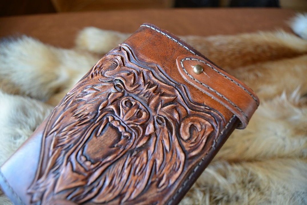 Кожаный кошелек в стиле викингов