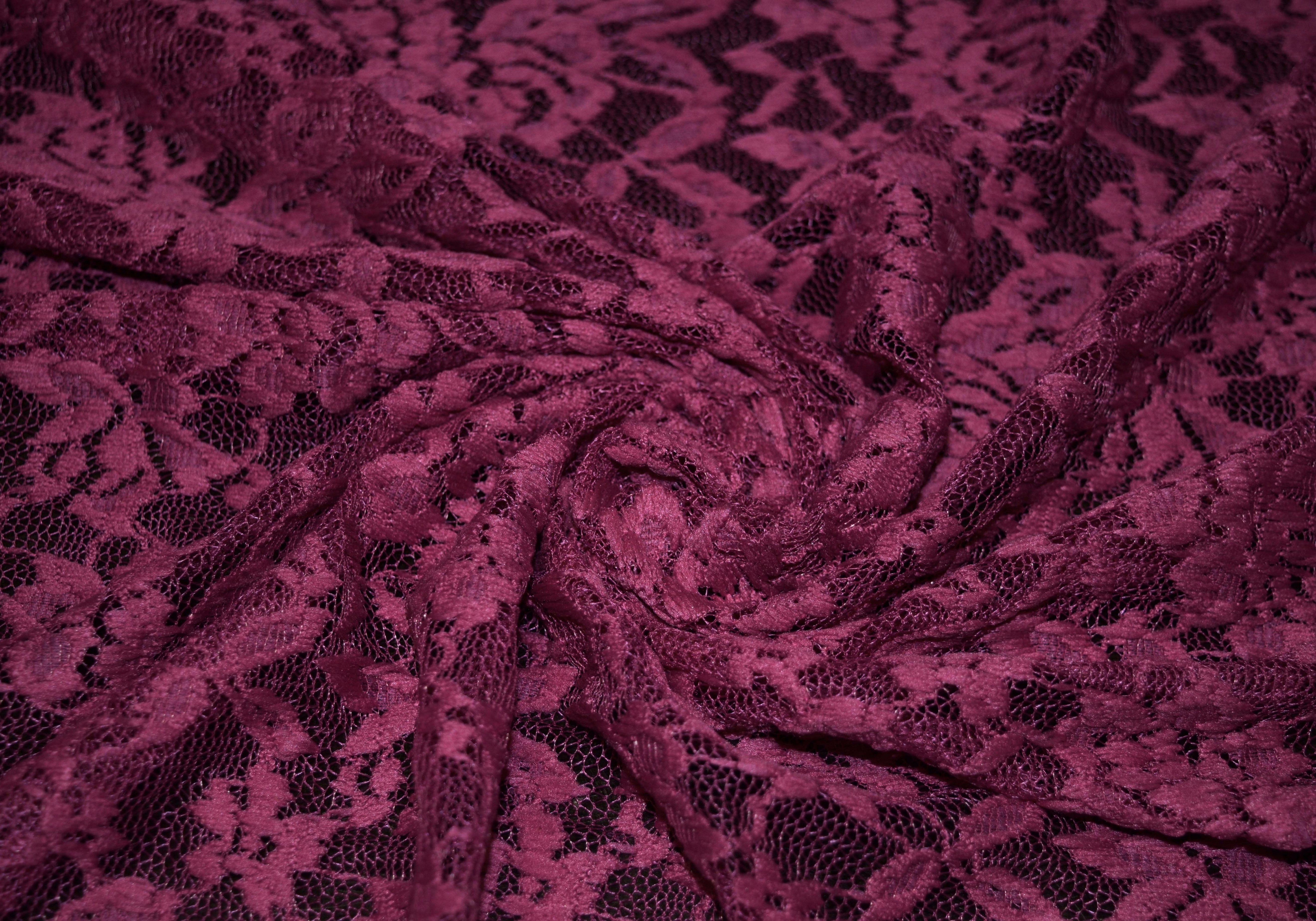 Ткань гипюр лилового цвета