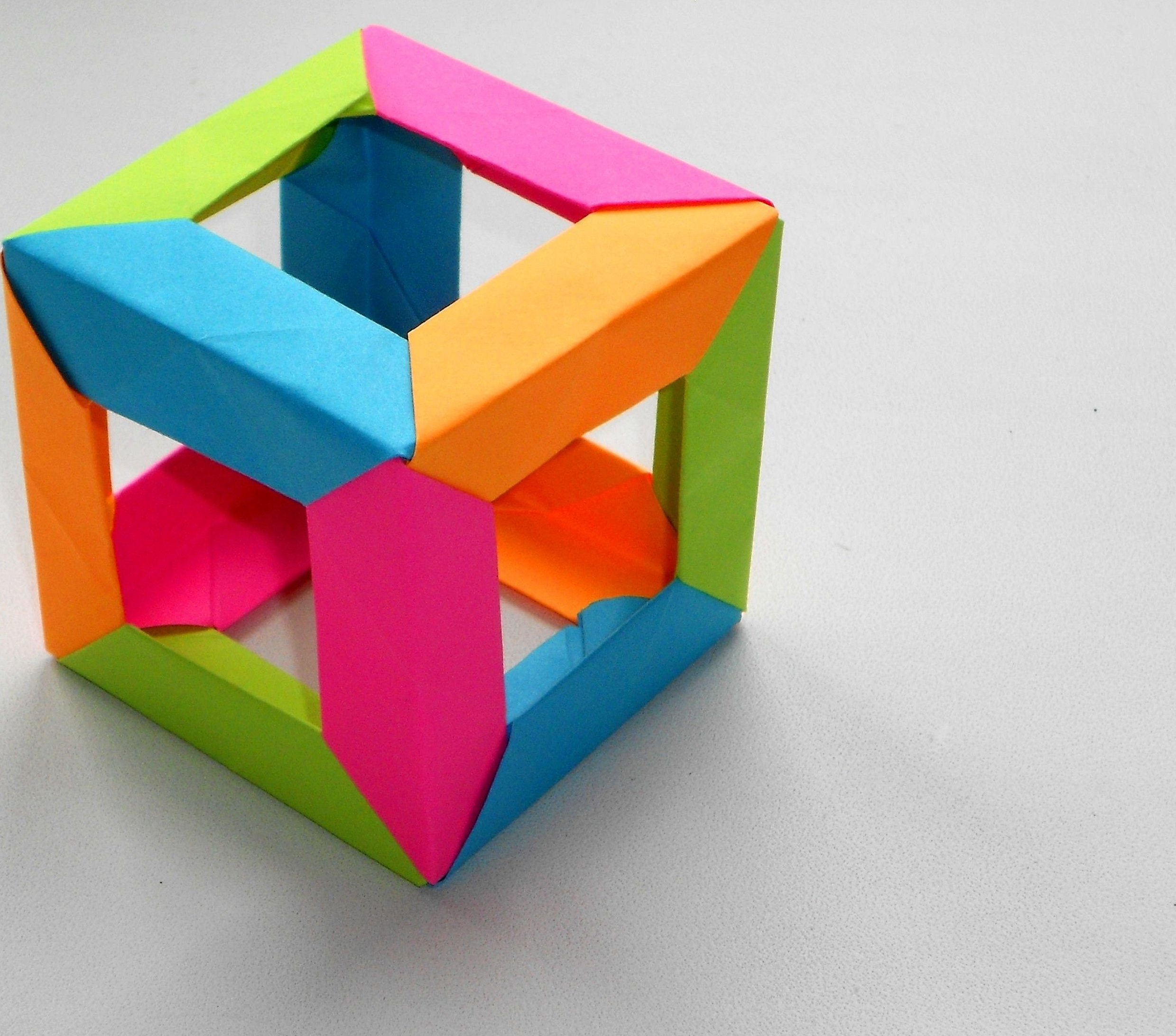 Оригами из бумаги модульный куб