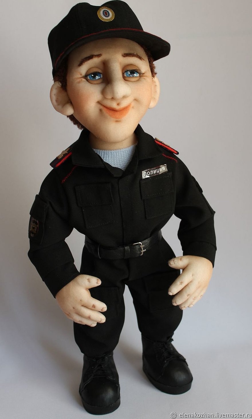Текстильная кукла полицейский