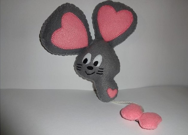 Мышь валентинка из фетра