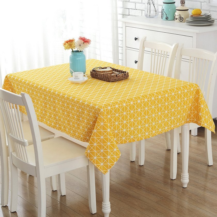 Жёлтая скатерть на кухонный стол