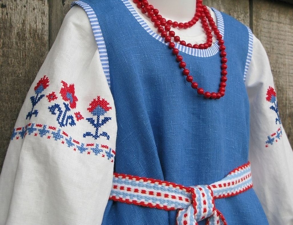 Рубашки из льна с вышивкой в русском стиле