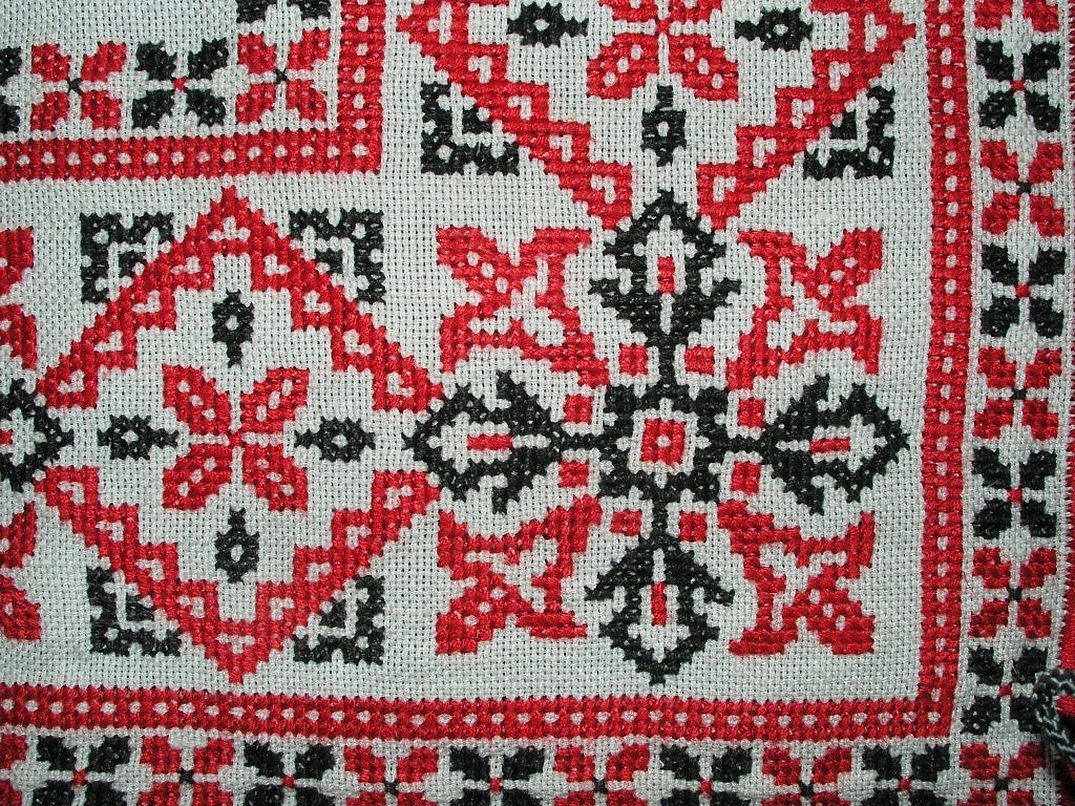 Вышивка крестом украинский орнамент