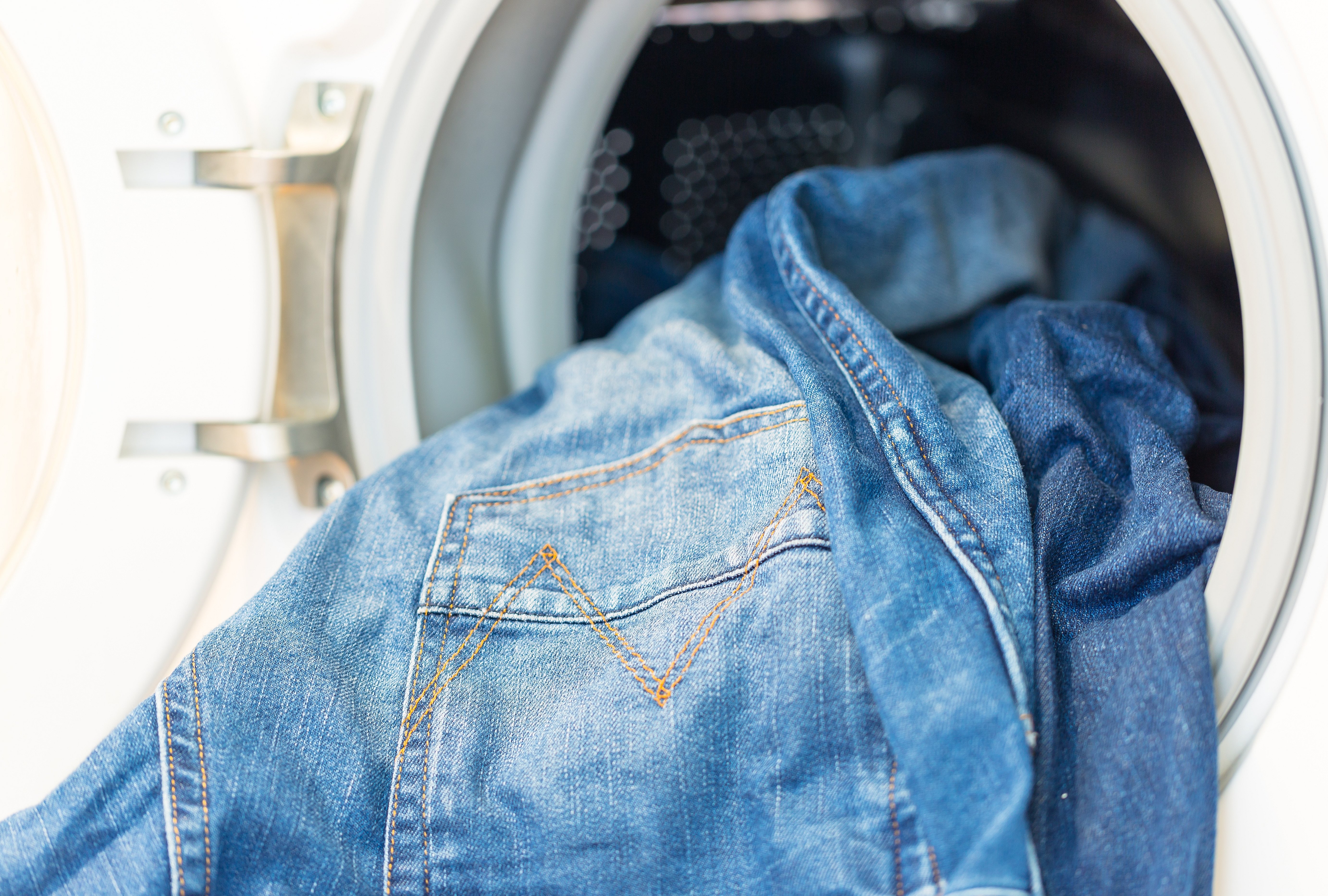 Красив джинсы в стиральной машине