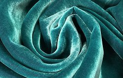 Как кроить бархат: вышивка занавесок и цветов, что можно сшить из такой ткани