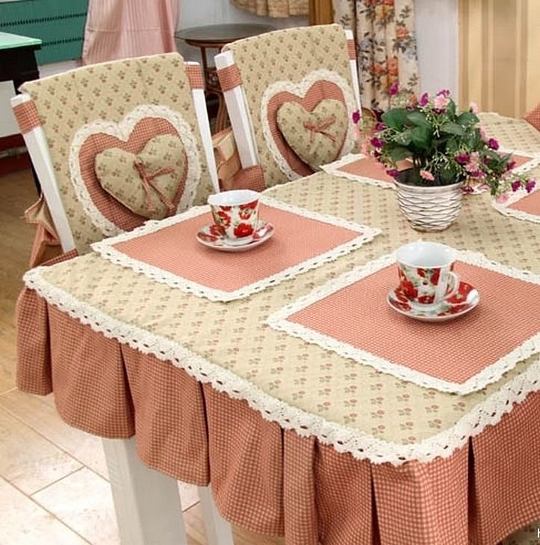 Скатерть и салфетки на стол своими руками из ткани на кухню