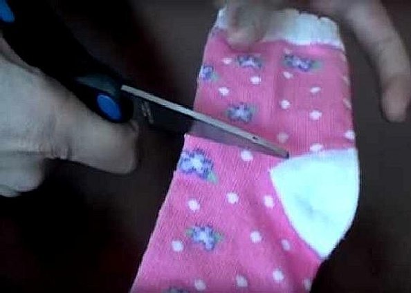 Лайфхак для одежды куклы из носка