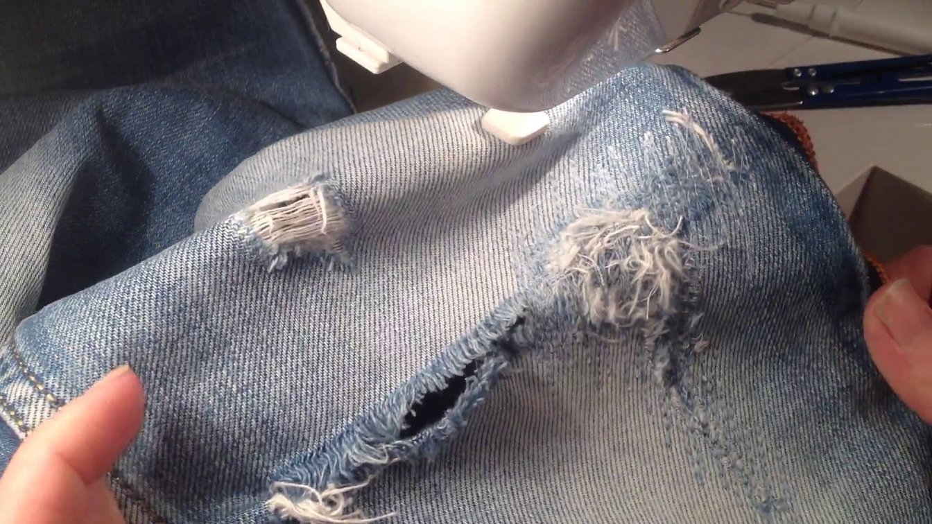 Красиво заштопать джинсы вручную