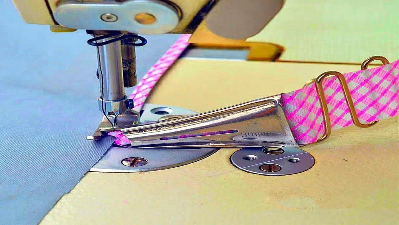 Лапка для швейной машины для пришивания косой бейки