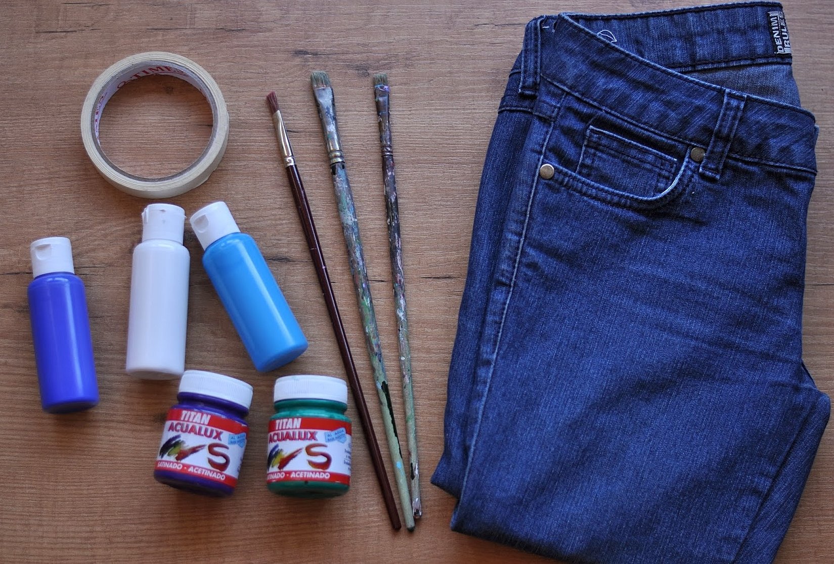 Красим джинсы пастой из ручки