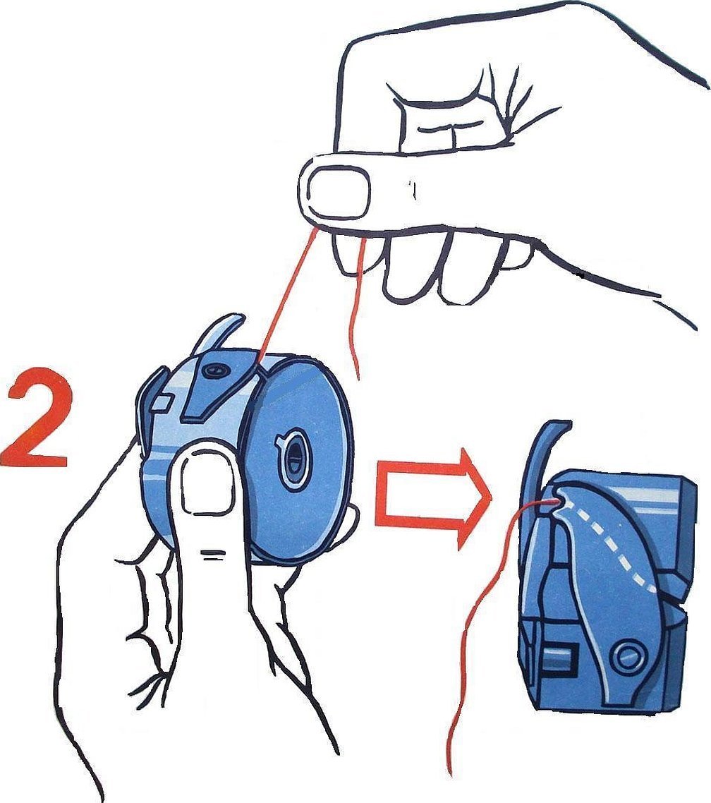 Заправка нижней нити в швейную машинку