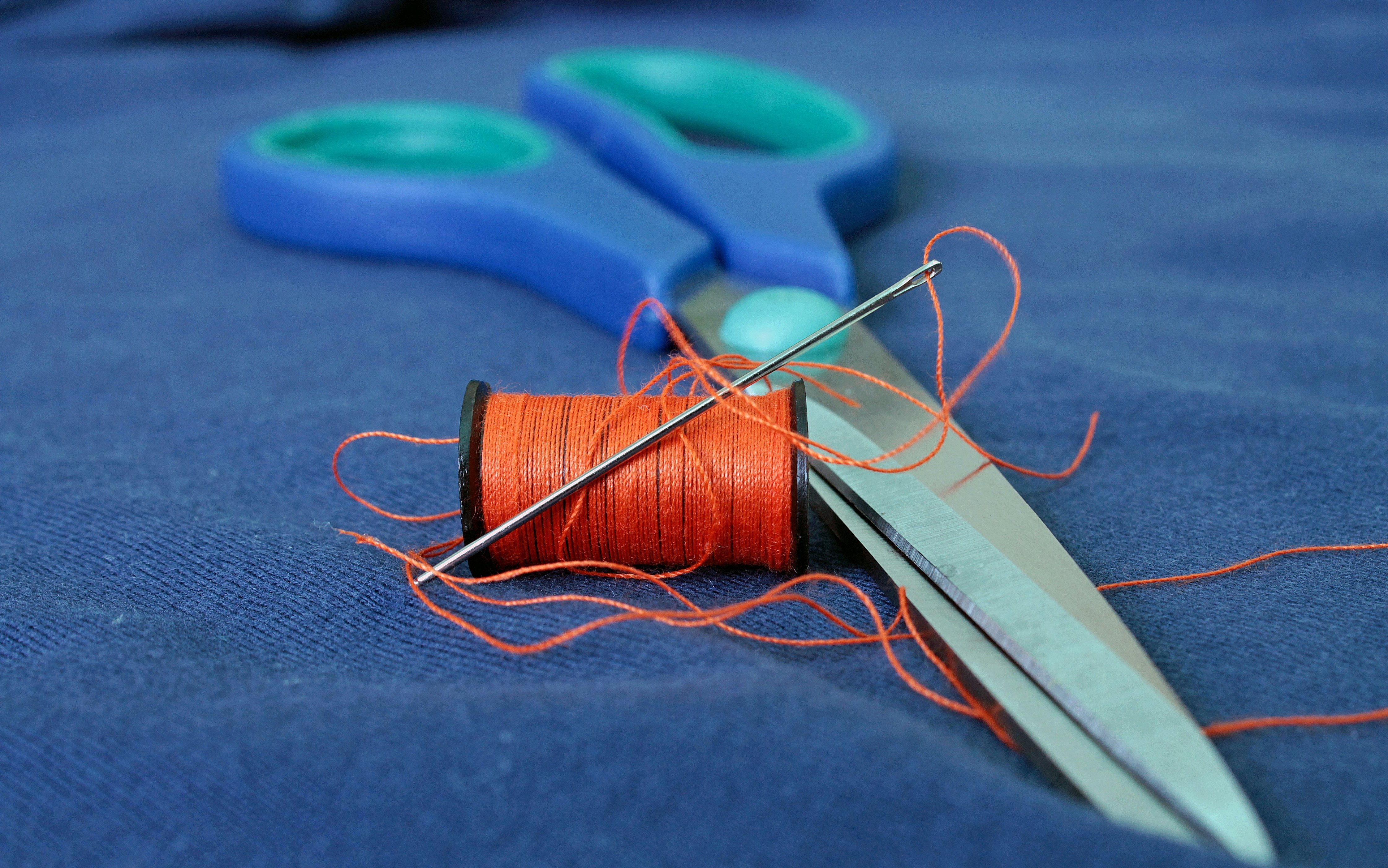 Наматывание швейной нити