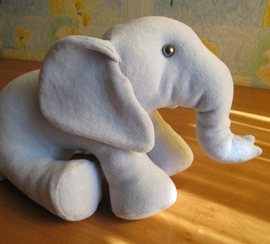 Мягкие слоники. Сшить мягкую игрушку. Мягкая игрушка "Слоник". Слон мягкая игрушка из ткани. Мягкая игрушка слон своими руками.