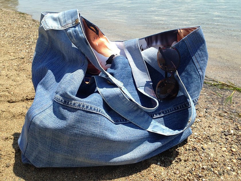 Пляжная сумка из старых джинсов