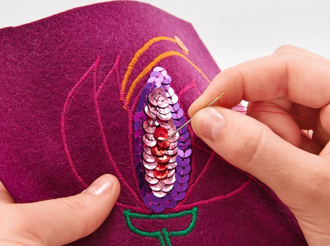 Техника пришивания пайеток к ткани
