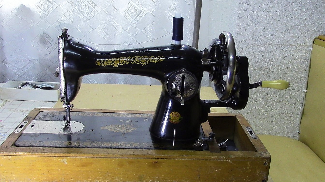 Подольская механическая швейная машинка