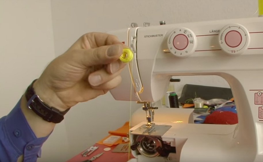 Почему путается нитка в швейной машинке