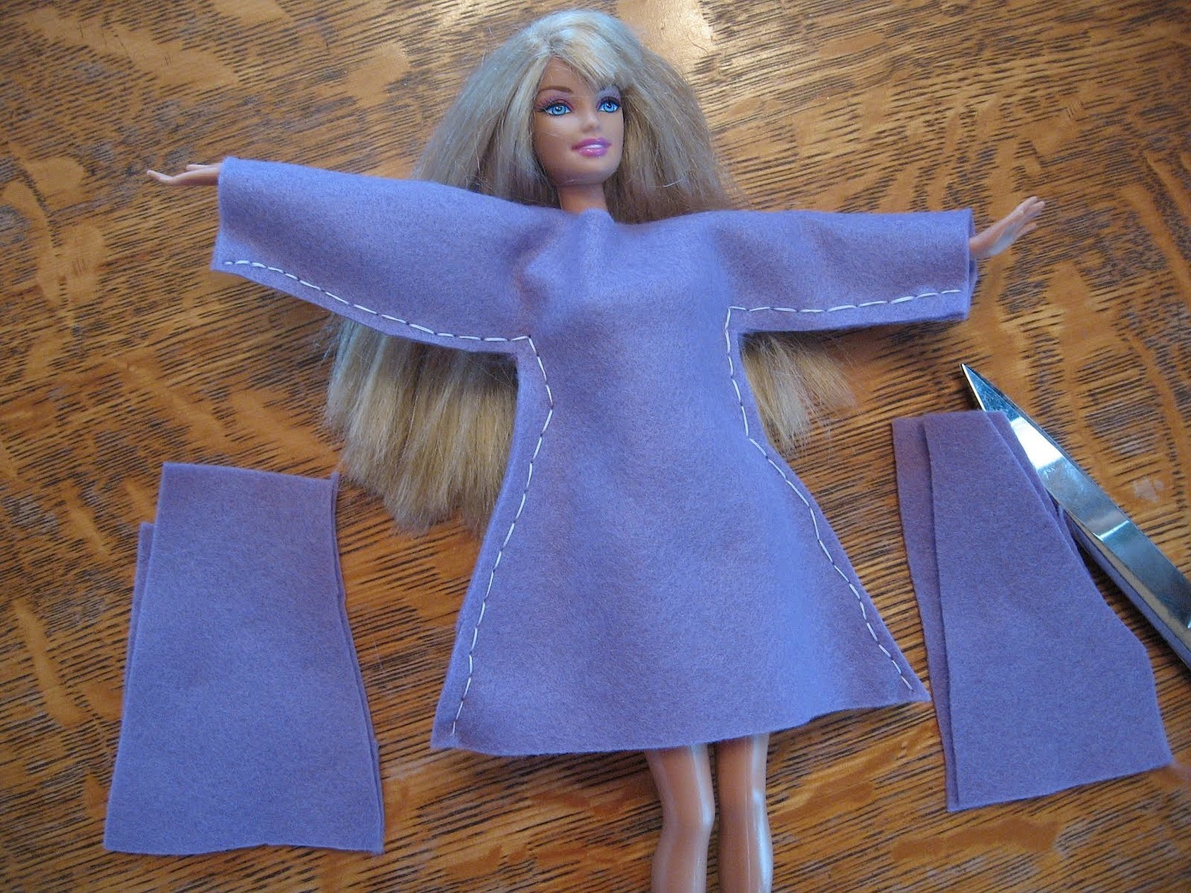 Простое платье для куклы. Сшить одежду для кукол. Одежда для Барби своими руками. Платья для кукол. Сшить платье для куклы.